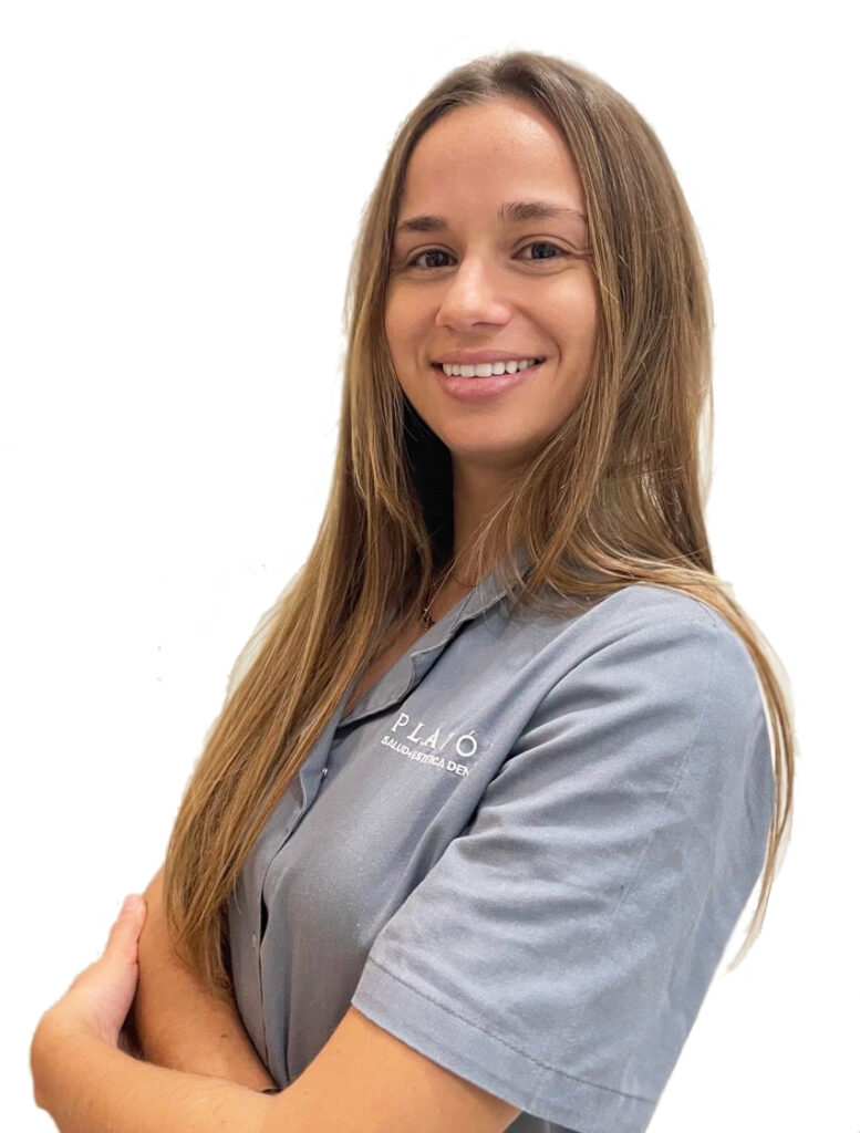 Roser Gomila, Auxiliar en Platón dental
