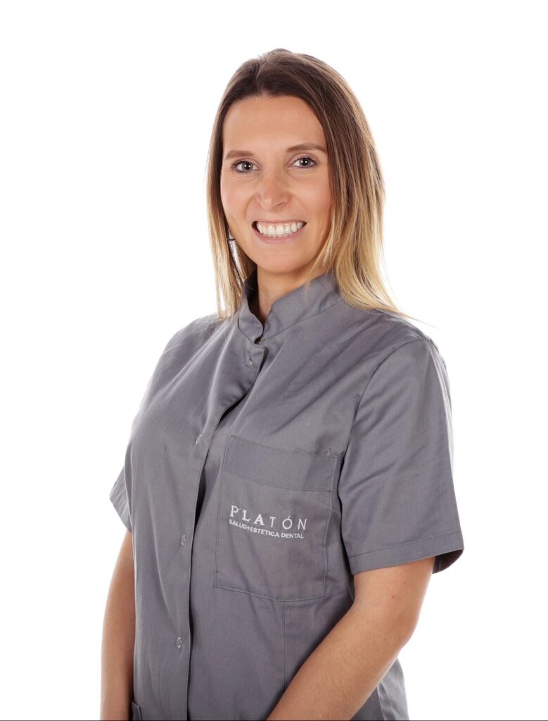 natalia Recio, higienista en Platón dental